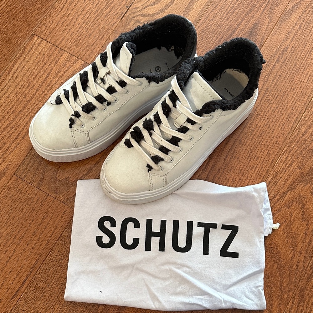 SCHUTZ Black and White Casual Sneakers